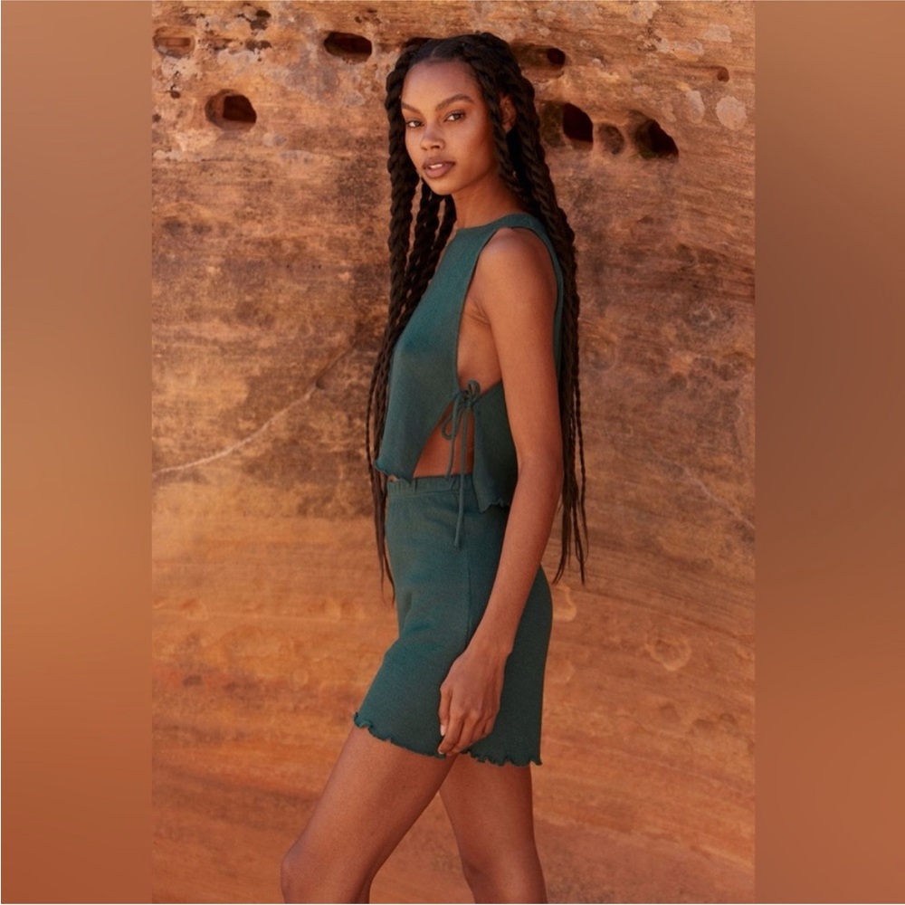 NWT Savannah Morrow Cora Short In Emerald